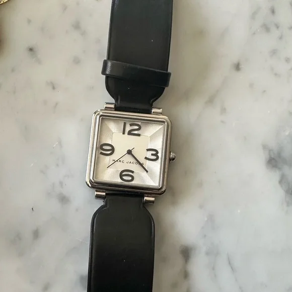 Ladies Watch - Picture 1 of 5